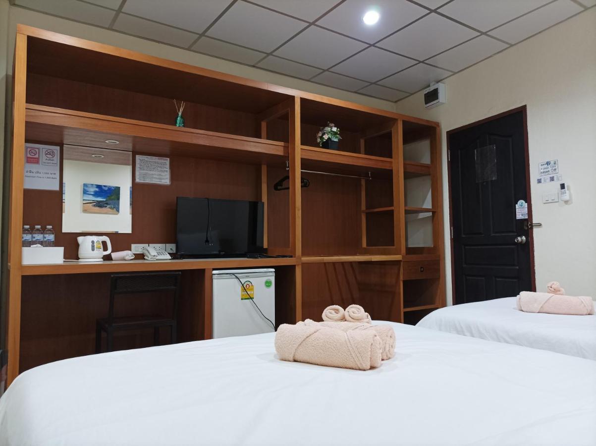 Double D Rooms & Cafe Bangkok Luaran gambar
