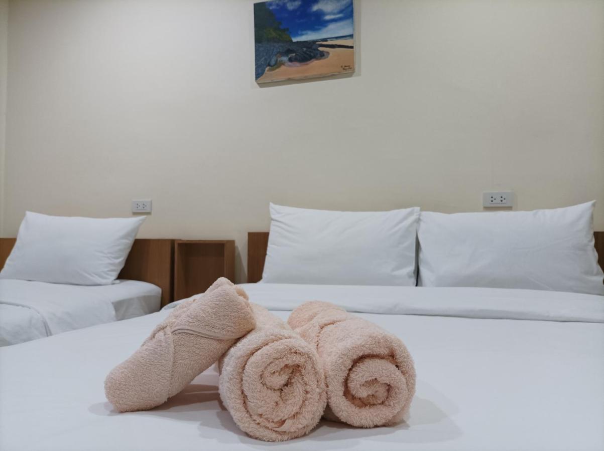 Double D Rooms & Cafe Bangkok Luaran gambar