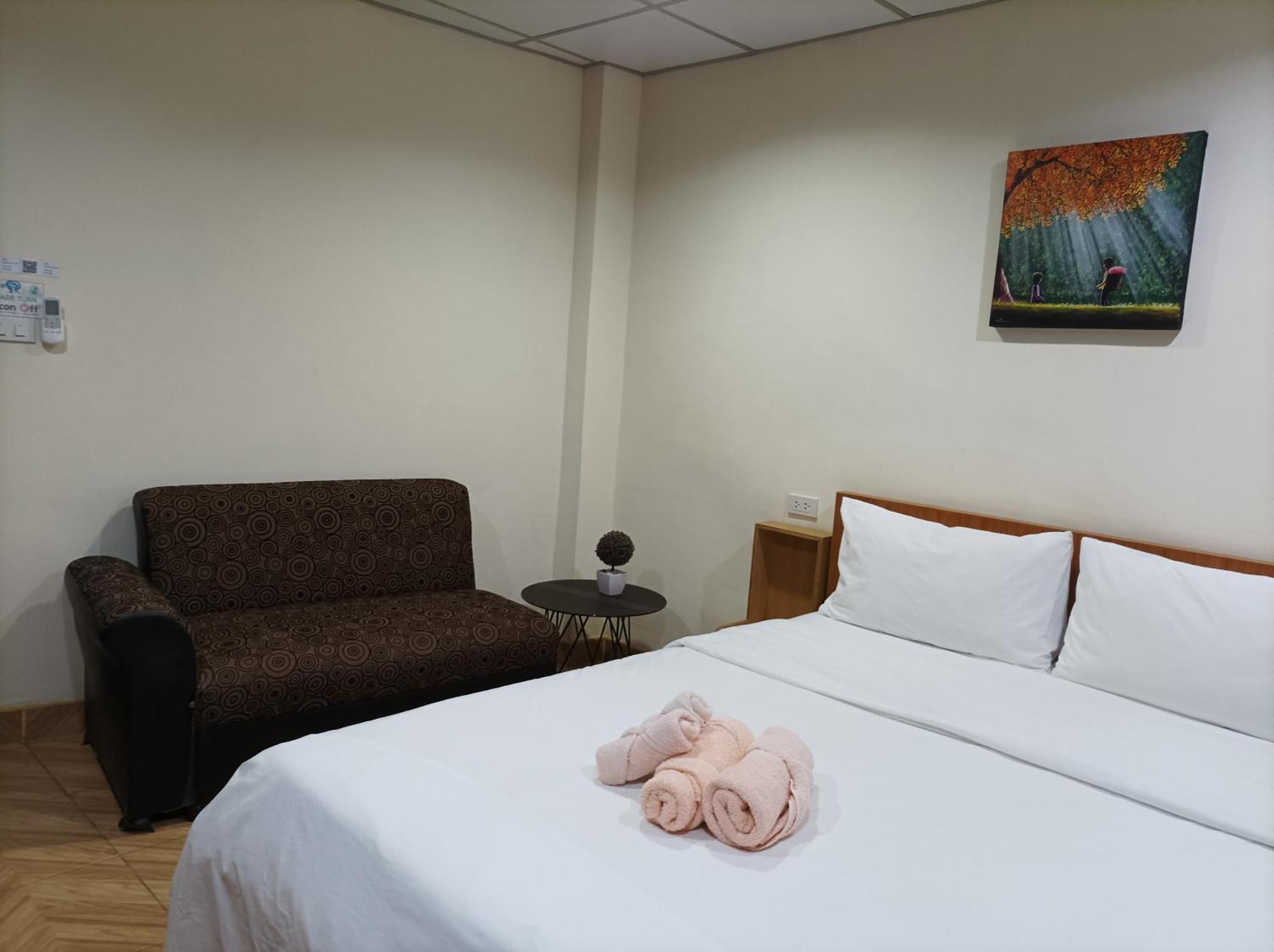 Double D Rooms & Cafe Bangkok Luaran gambar