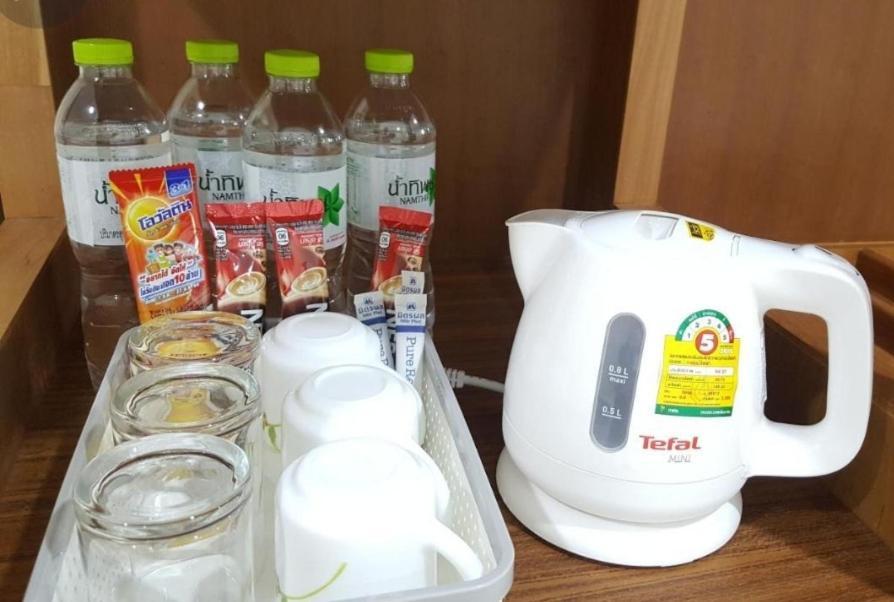 Double D Rooms & Cafe Bangkok Luaran gambar
