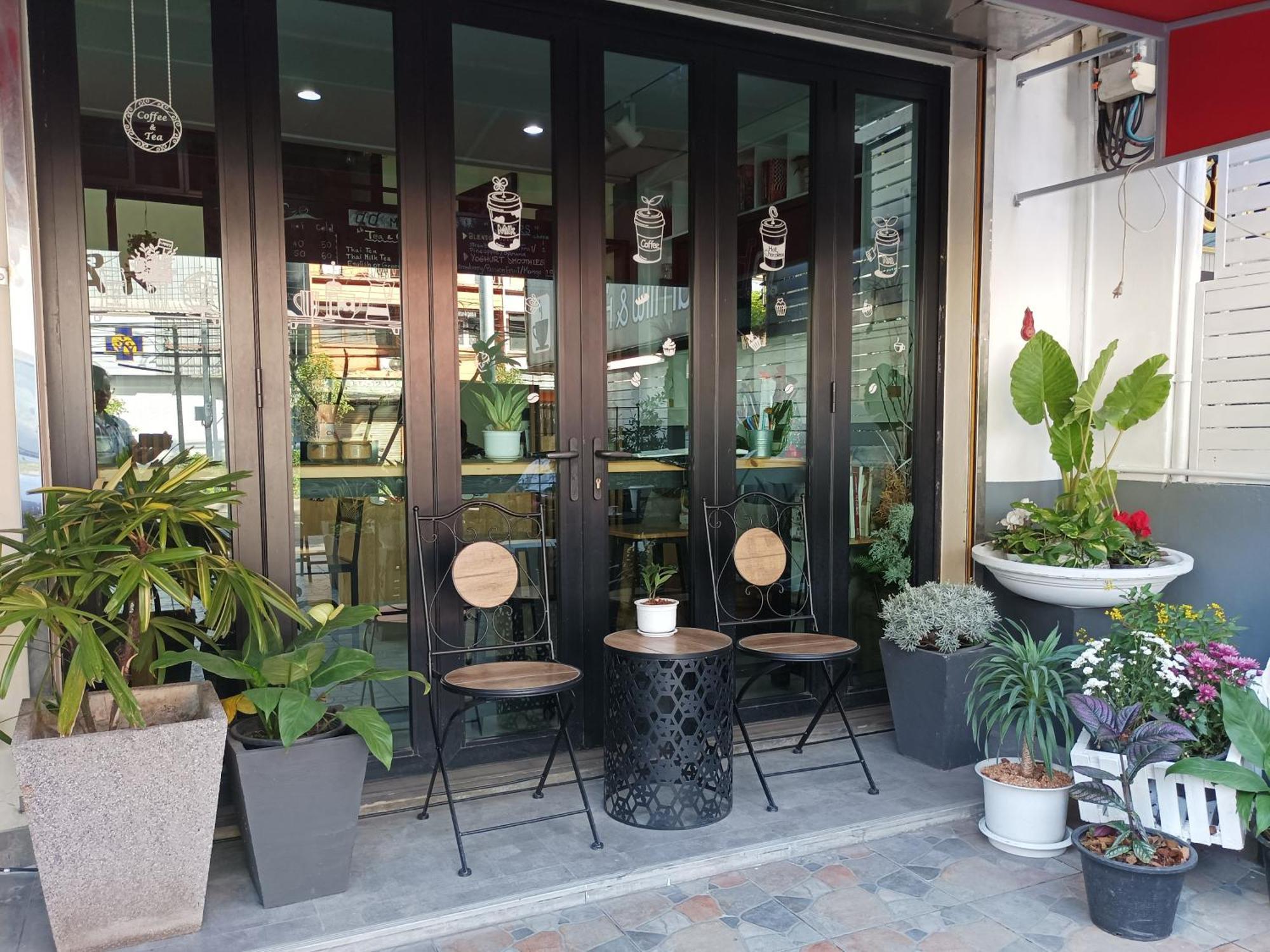 Double D Rooms & Cafe Bangkok Luaran gambar