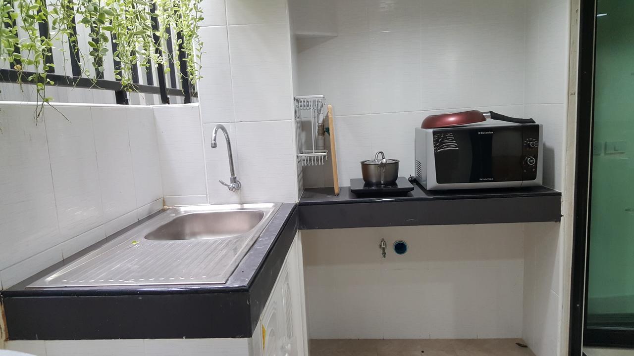 Double D Rooms & Cafe Bangkok Luaran gambar