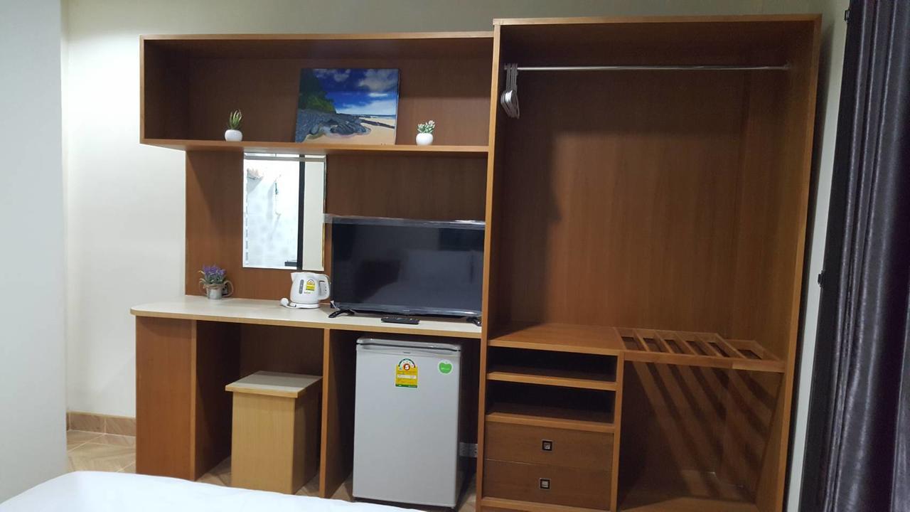 Double D Rooms & Cafe Bangkok Luaran gambar