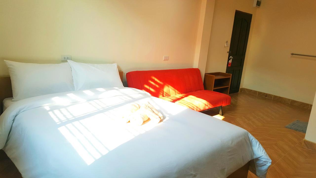 Double D Rooms & Cafe Bangkok Luaran gambar